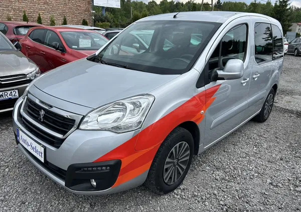 peugeot partner Peugeot Partner cena 47900 przebieg: 112000, rok produkcji 2017 z Góra Kalwaria